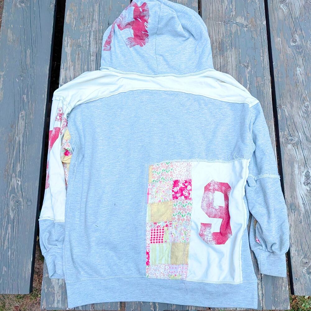 Oli & Hali Patchwork Boho Graphic Pullover Hoodie M Rock and Roll Mixed Media - Picture 6 of 6